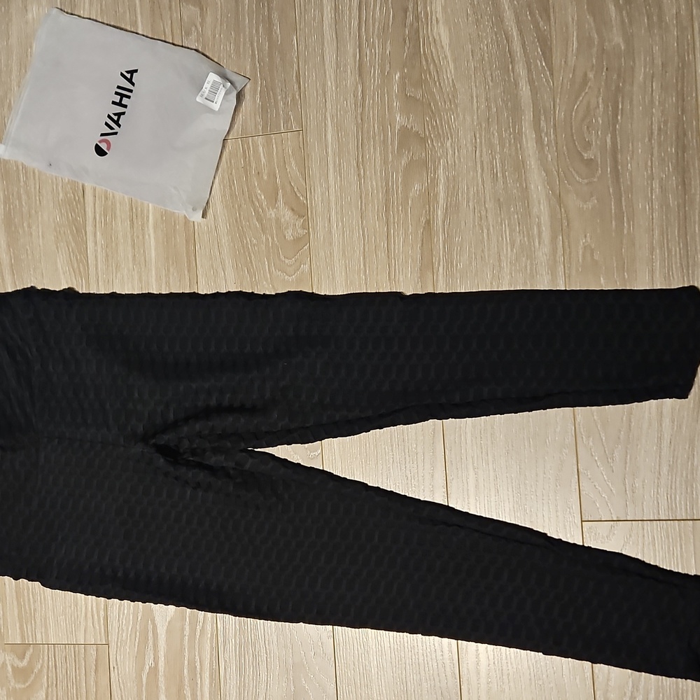 Ovahia black booty scrunch leggings size  XL NIP